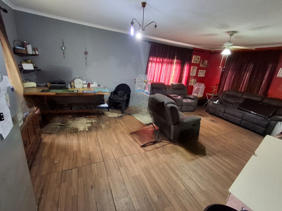 4 Bedroom Property for Sale in Oos Einde North West